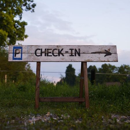 Camping @ Nogometni Golf Ljubljana Hotel Екстериор снимка