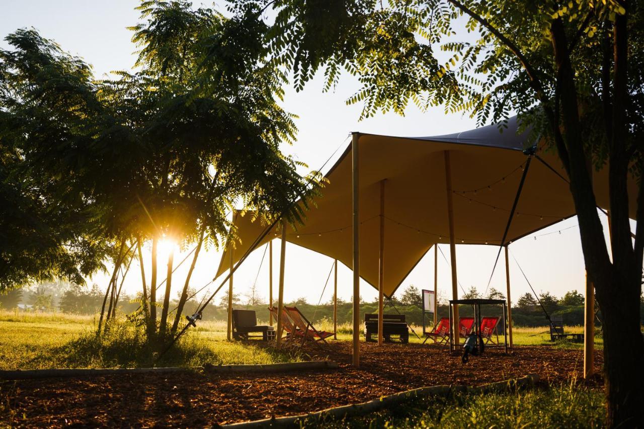 Camping @ Nogometni Golf Ljubljana Hotel Екстериор снимка