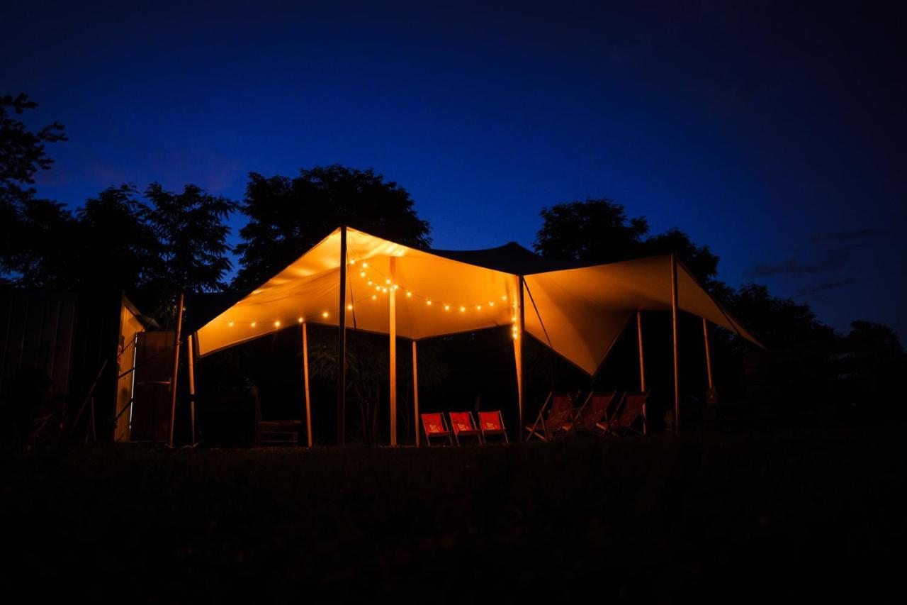 Camping @ Nogometni Golf Ljubljana Hotel Екстериор снимка