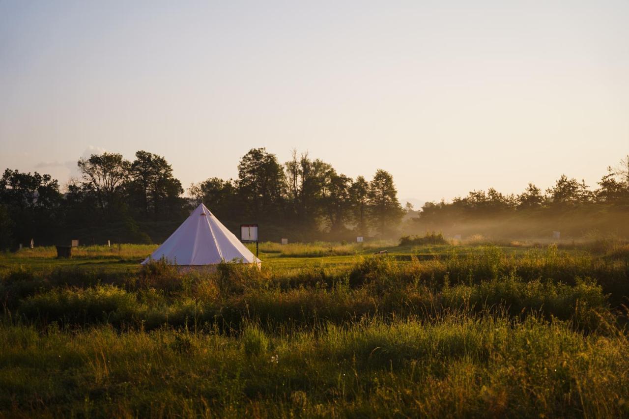 Camping @ Nogometni Golf Ljubljana Hotel Екстериор снимка